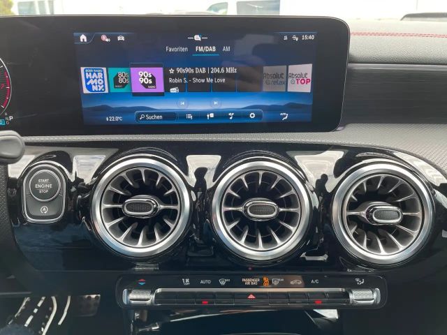 Mercedes-Benz CLA 200 AMG Line Coupé