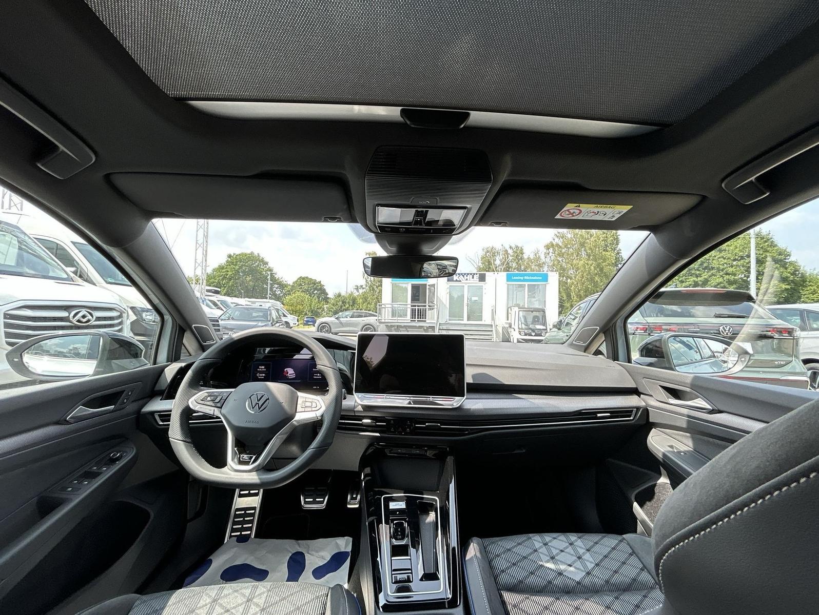 Volkswagen Golf 1.5 TSI DSG Golf VIII R-Line