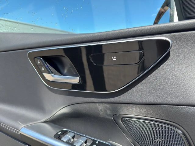 Mercedes-Benz C 180 AVANTGARDE Sedan