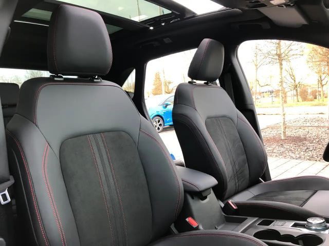 Ford Kuga Hybrid ST Line X