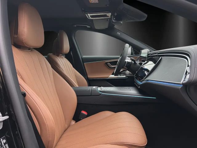 Mercedes-Benz E 220 AMG Line E 220 d Sedan