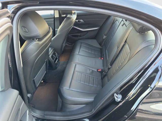 BMW 320 320d Luxury Line Sedan xDrive