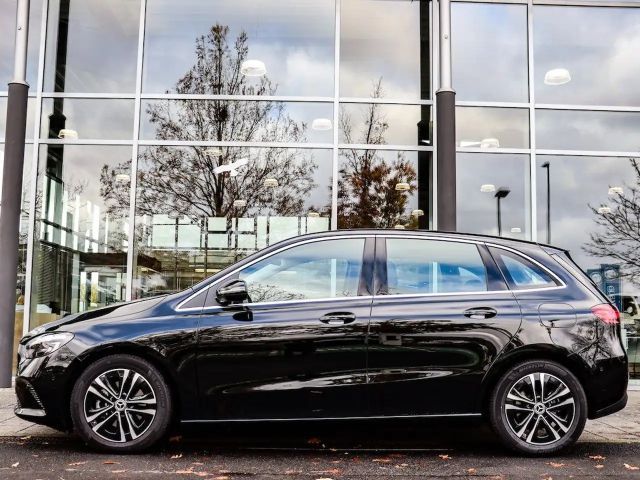 Mercedes-Benz B 200 Progressive Sedan