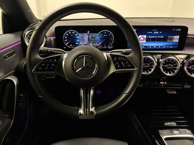 Mercedes-Benz CLA 200 CLA 200 d Shooting Brake