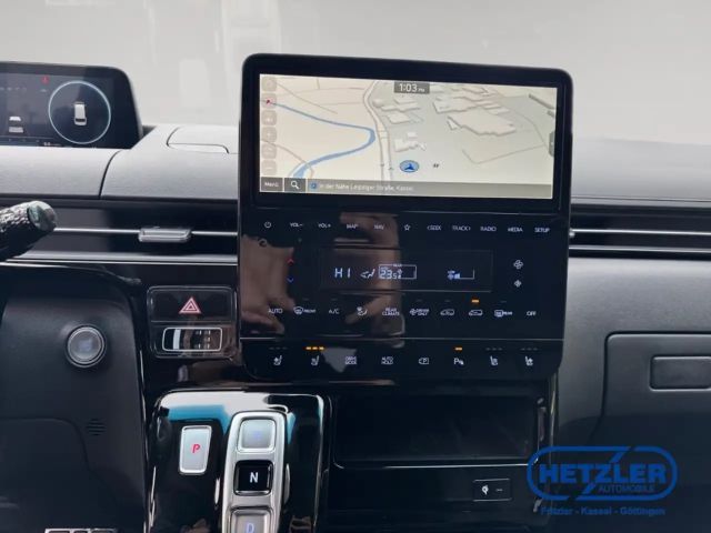 Hyundai Staria Signature