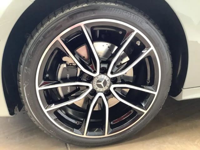 Mercedes-Benz A 250 A 250 e AMG Line