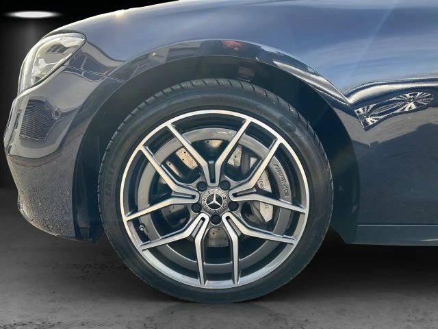 Mercedes-Benz E 300 AMG Line Sedan