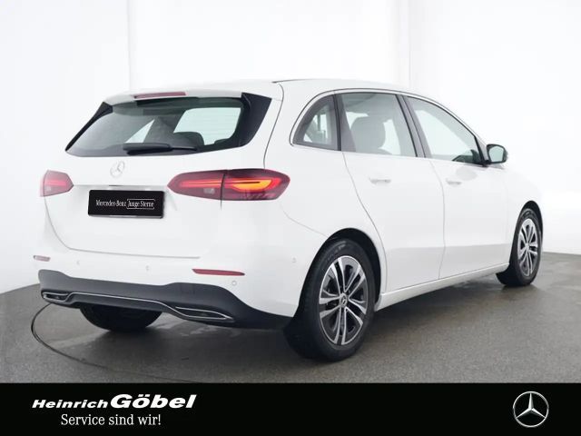 Mercedes-Benz B 200 Progressive Sedan