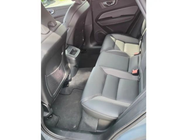 Volvo XC60 AWD Dark Plus