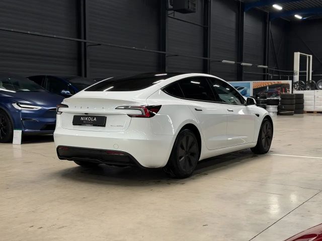 Tesla Model 3 AWD Long Range