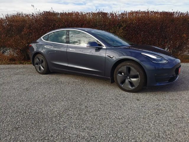 Tesla Model 3 RWD Standard Range
