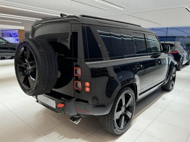 Land Rover Defender 110 Black Pack