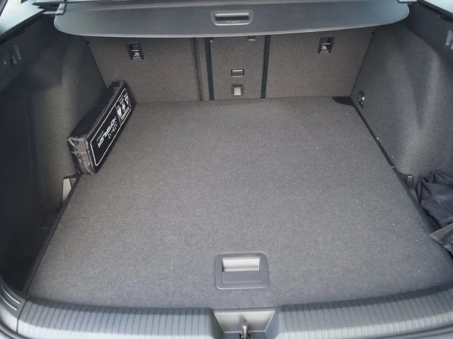 Volkswagen Golf DSG R-Line Variant