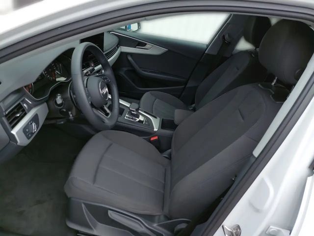 Audi A4 35 TFSI S-Line S-Tronic Sedan