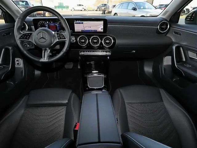 Mercedes-Benz A 250 A 250 e