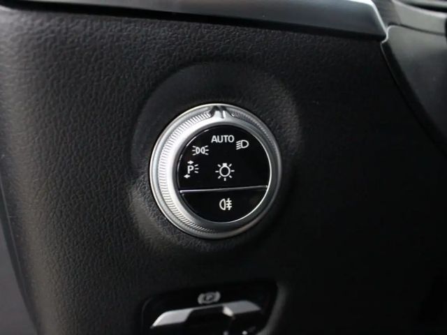 Mercedes-Benz C 180 AVANTGARDE Sedan