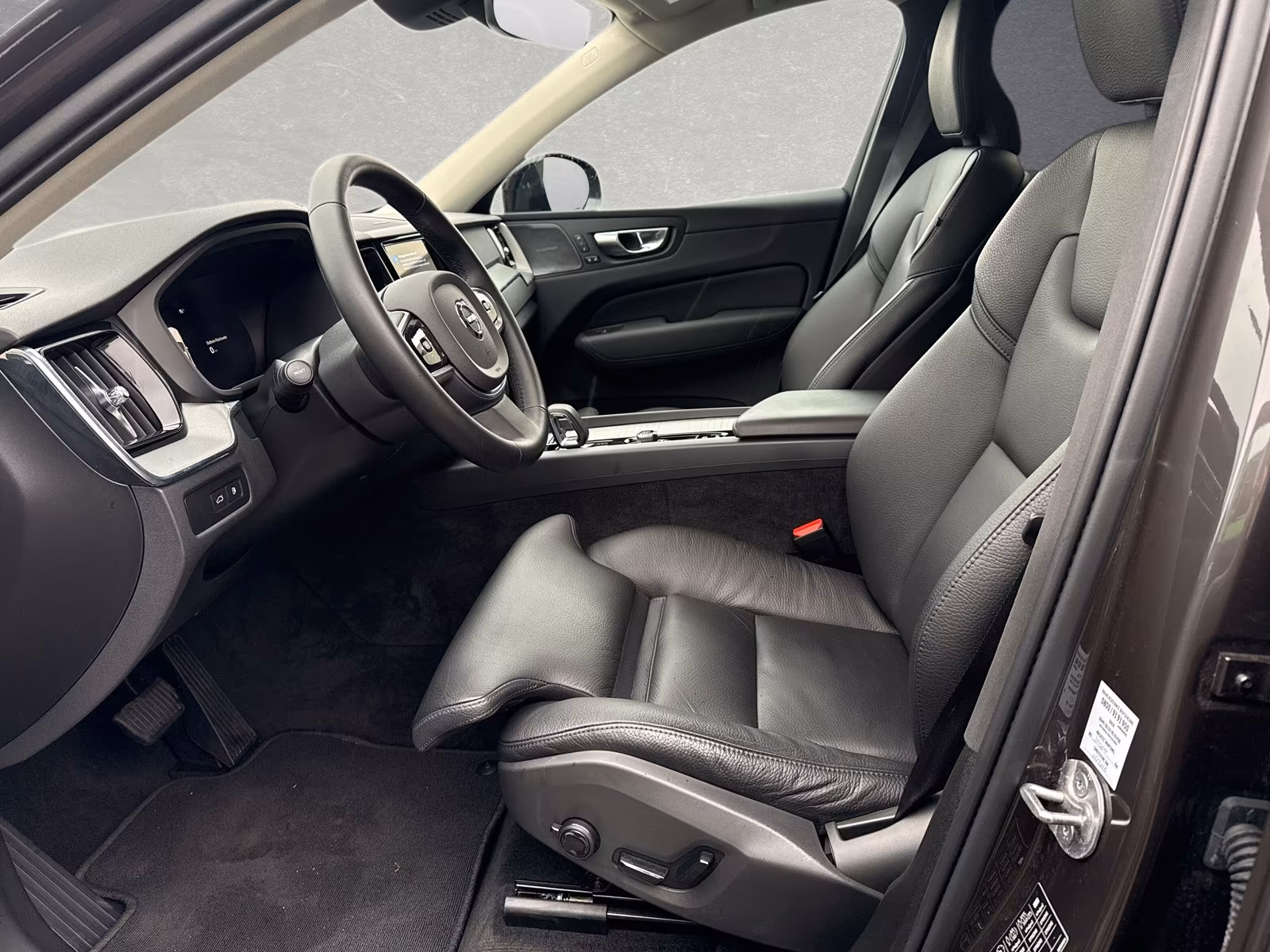 Volvo XC60 AWD Dark Plus T8