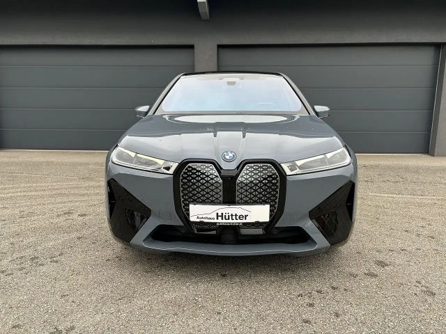 BMW iX xDrive50