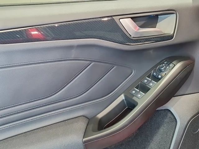 Ford Focus EcoBoost ST Line