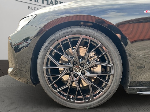 Audi A6 Avant Quattro S-Tronic