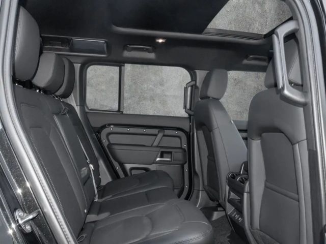 Land Rover Defender 110 D300 Dynamic SE