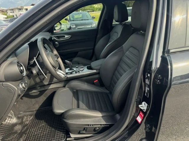 Alfa Romeo Giulia AT8 Q4 Veloce