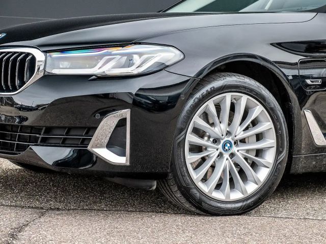 BMW 530 530e Luxury Line Sedan xDrive