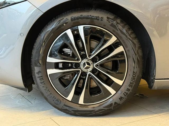 Mercedes-Benz A 180 Hatchback Progressive