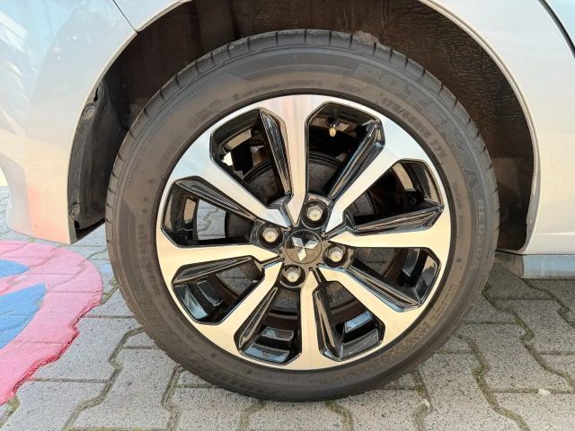 Mitsubishi Space Star Star