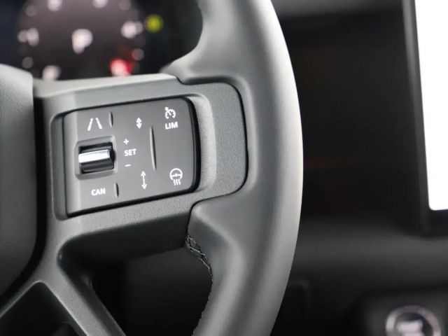 Land Rover Defender 110 Dynamic SE