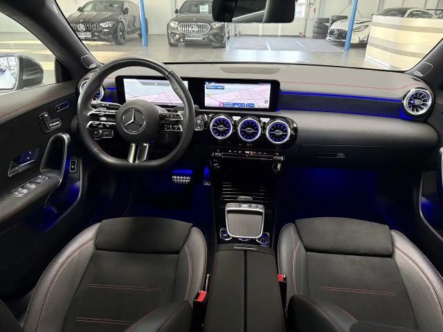 Mercedes-Benz CLA 200 AMG Line