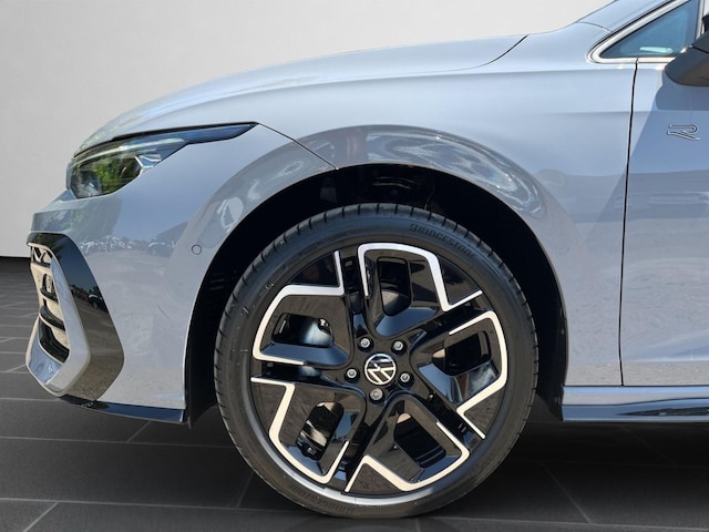 Volkswagen Golf DSG R-Line