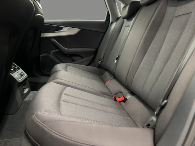 Audi A4 30 TDI S-Tronic Sedan