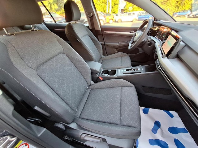 Volkswagen Golf Life Variant