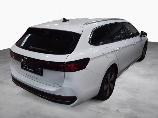 Volkswagen Passat 1.5 eTSI Business DSG Variant