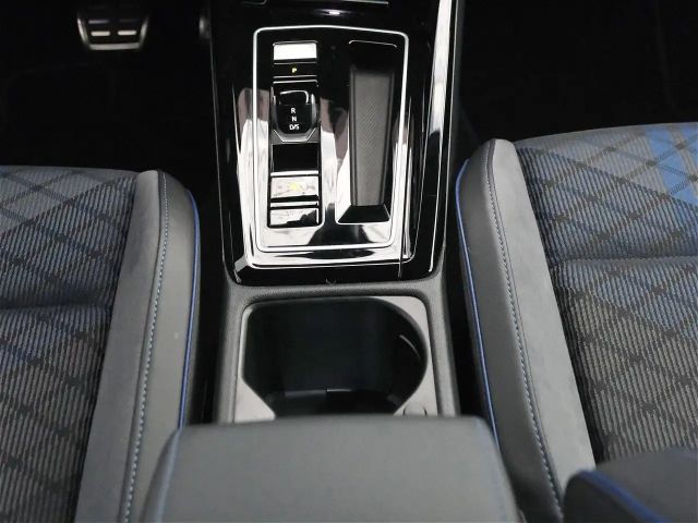 Volkswagen Golf 2.0 TSI 4Motion Golf VIII