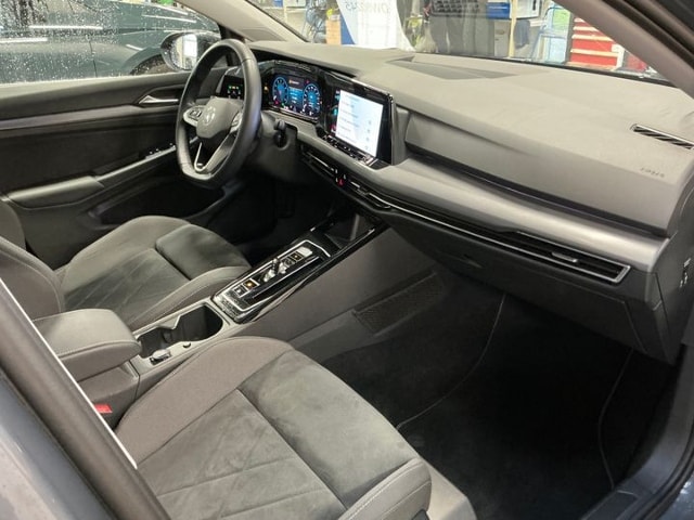 Volkswagen Golf DSG Golf VIII Style Variant