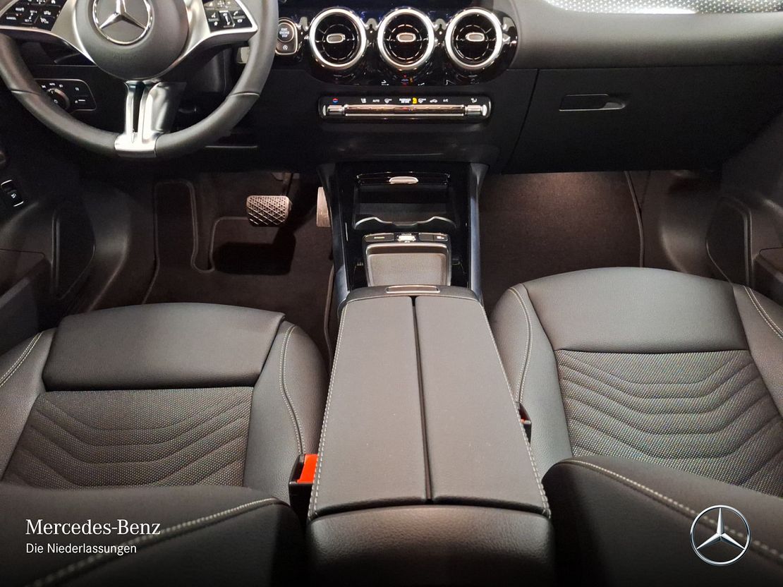 Mercedes-Benz B 200 Sedan