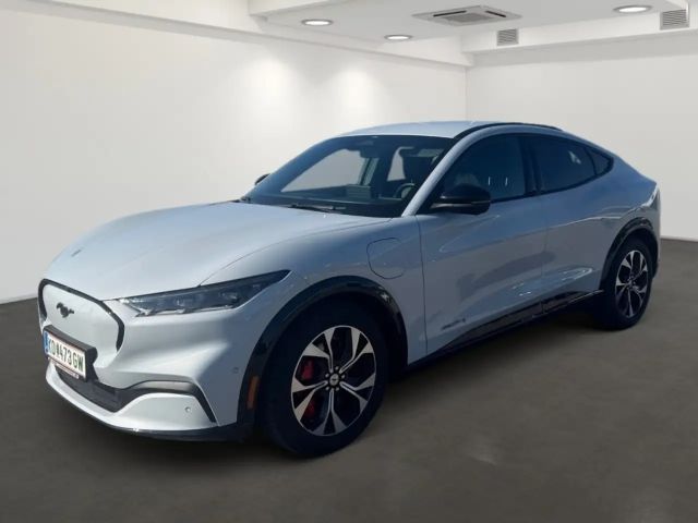 Ford Mustang Mach-E AWD Standard range