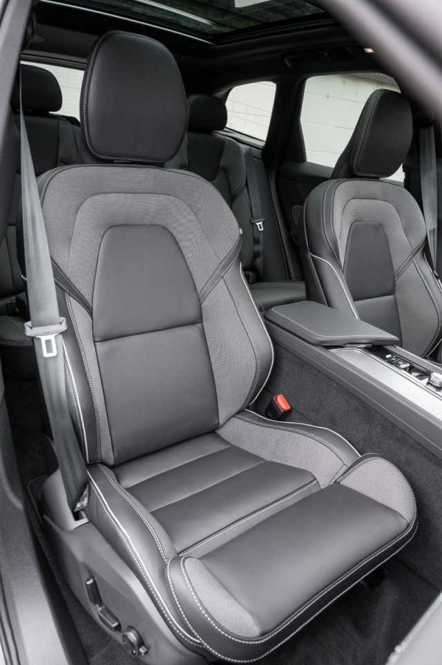 Volvo XC60 AWD Dark Plus T8