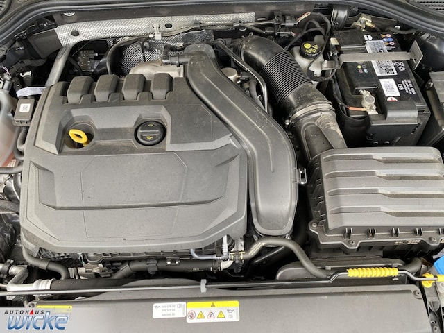 Volkswagen Golf 1.5 eTSI DSG