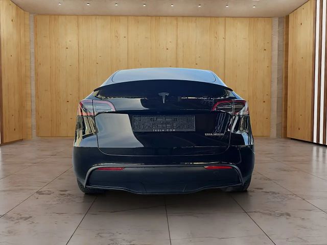 Tesla Model Y AWD Performance