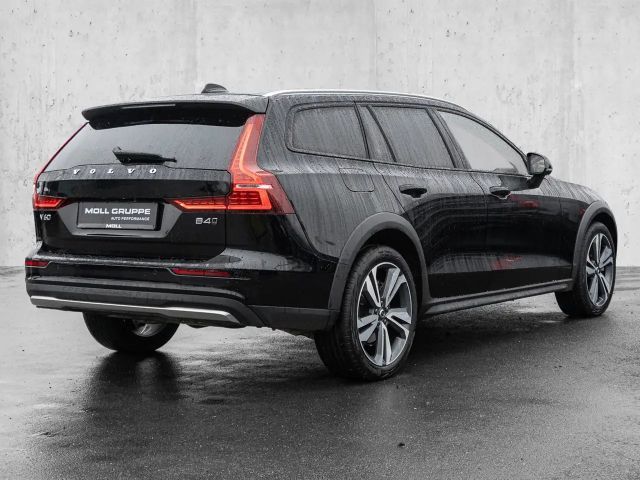 Volvo V60 Cross Country AWD Plus