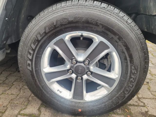 Jeep Wrangler Sahara