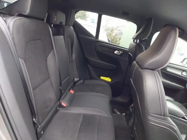 Volvo XC40 R-Design Recharge T4