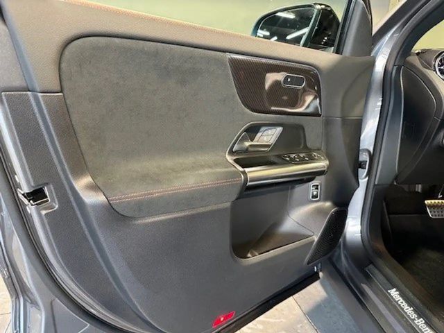 Mercedes-Benz GLA 220 4MATIC AMG Line