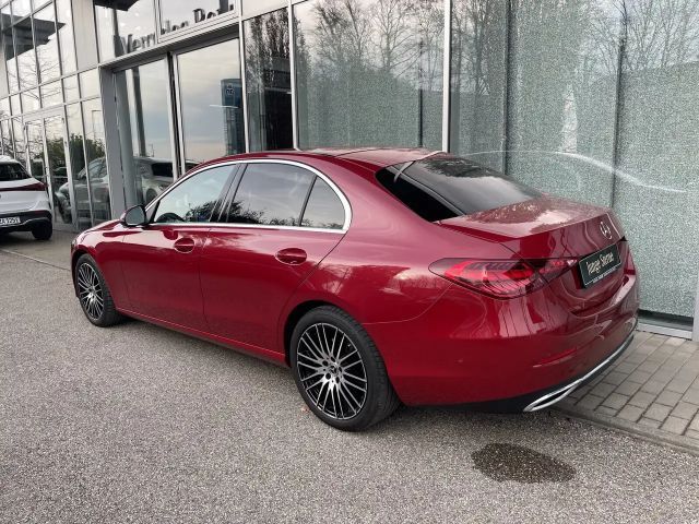 Mercedes-Benz C 200 Sedan