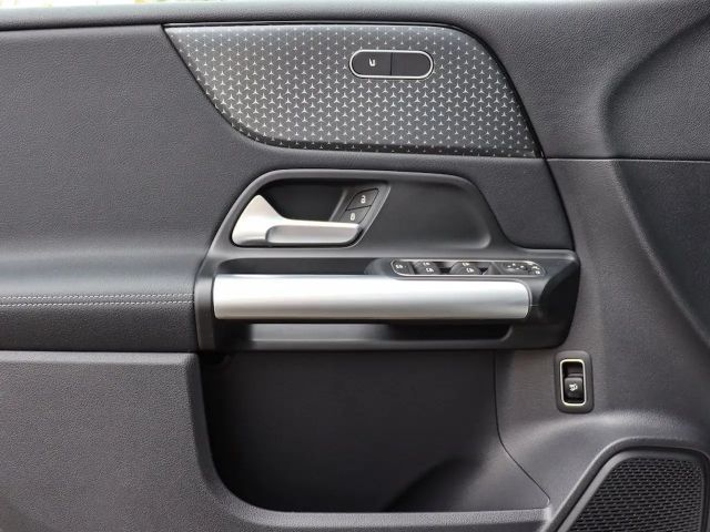 Mercedes-Benz B 200 Progressive Sedan