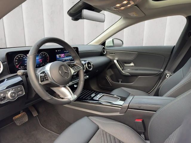 Mercedes-Benz CLA 180 Coupé Progressive