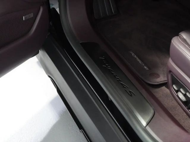 Porsche Taycan 4 Cross Turismo